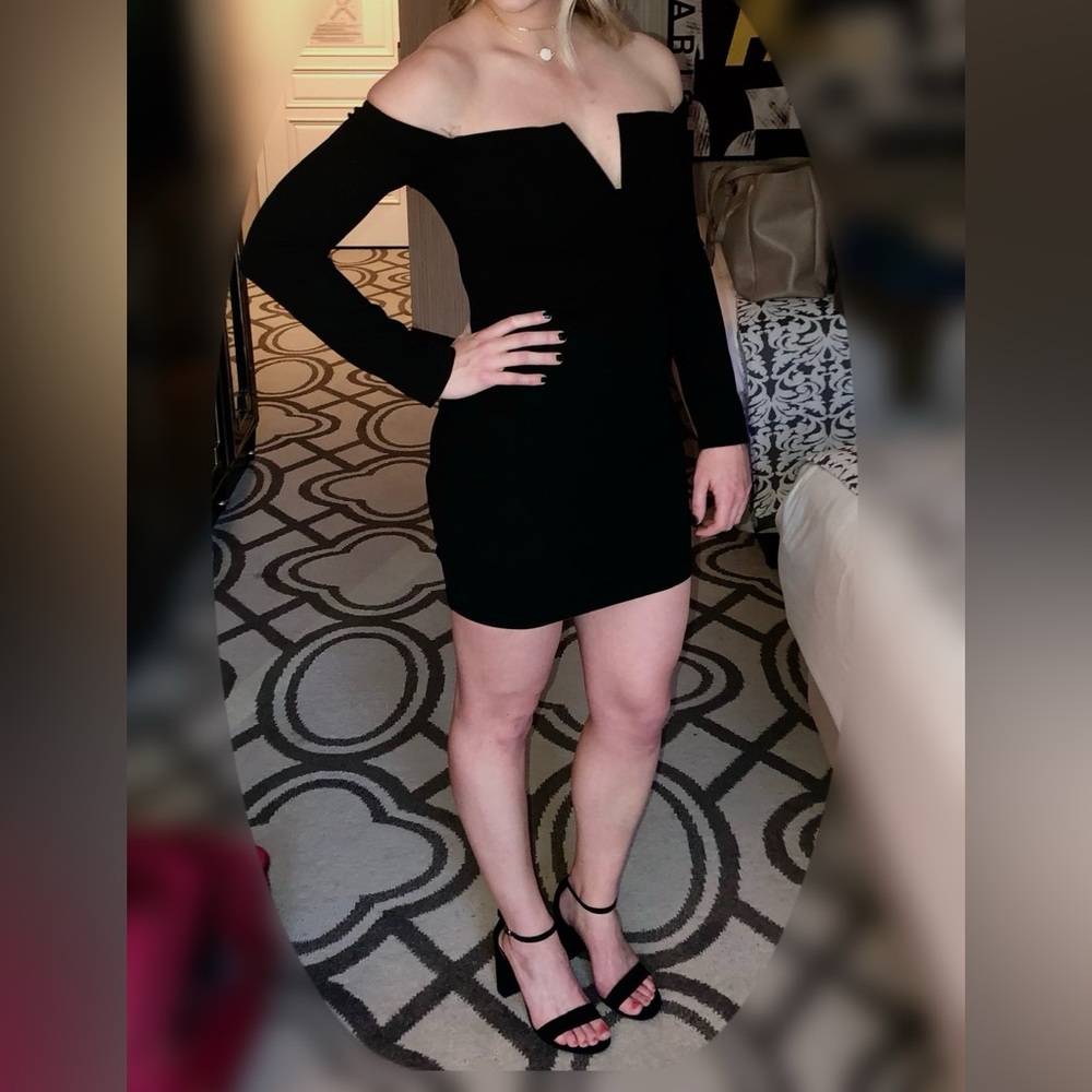 LULUS Black Long Sleeve Mini Dress Size M